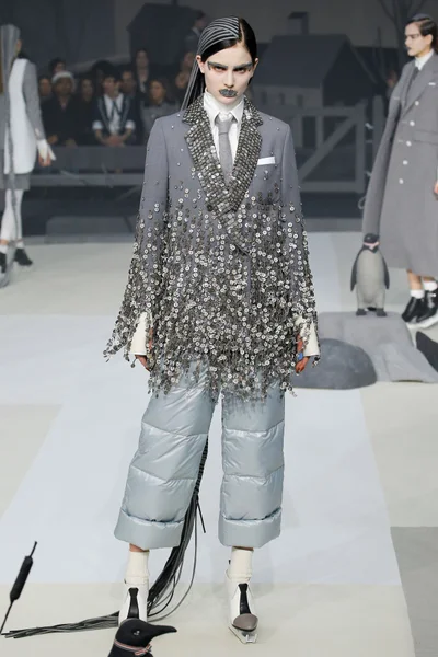Look 15